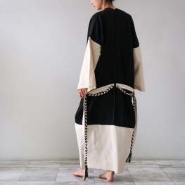 Karen robe, black & white, size L