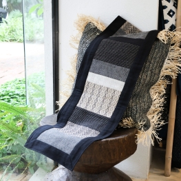 Table runner-260 cm.