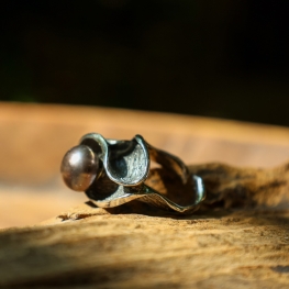 Freshwater pearl silver ring